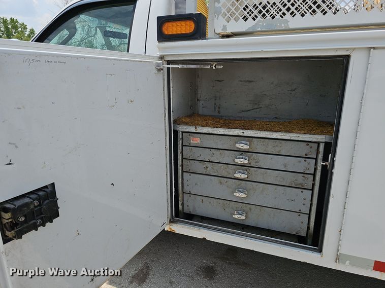 image for item DS6335 2008 Ford F550 Super Duty XL  utility / service truck