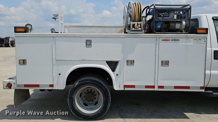 image for item DS6335 2008 Ford F550 Super Duty XL  utility / service truck