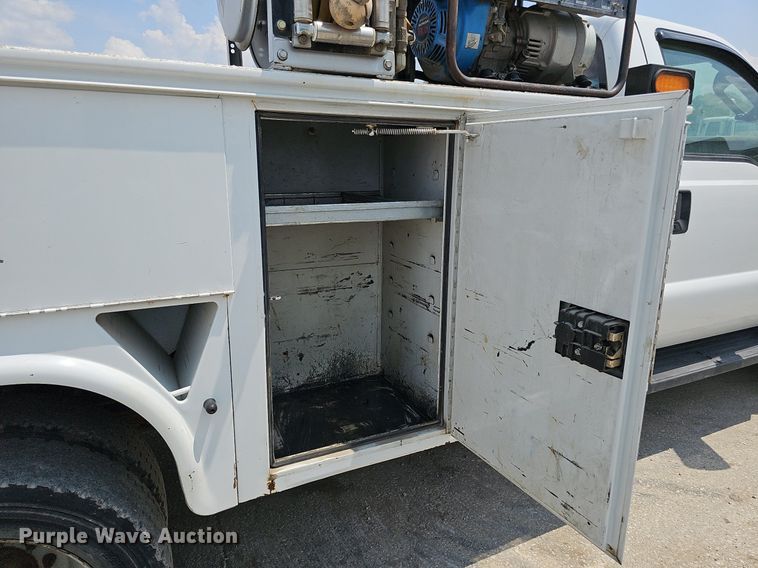 image for item DS6335 2008 Ford F550 Super Duty XL  utility / service truck