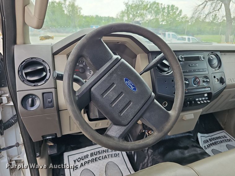 image for item DS6335 2008 Ford F550 Super Duty XL  utility / service truck