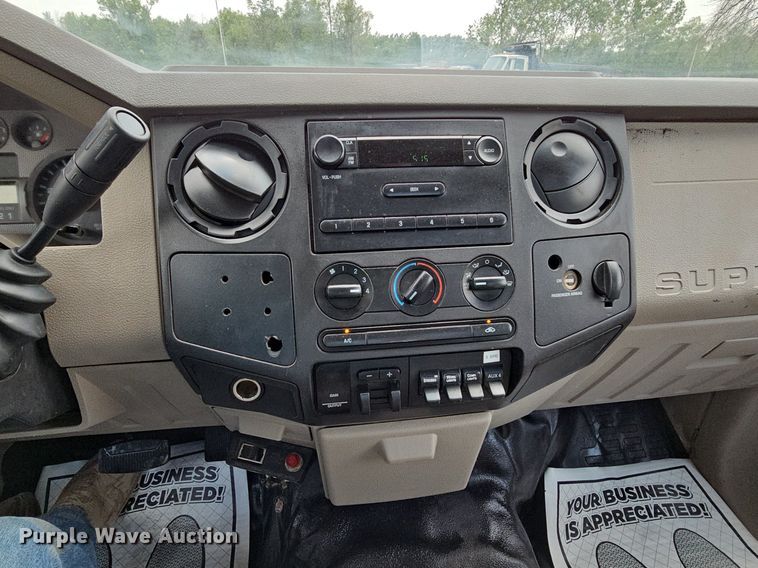 image for item DS6335 2008 Ford F550 Super Duty XL  utility / service truck