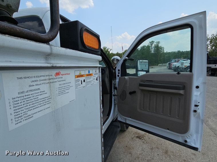 image for item DS6335 2008 Ford F550 Super Duty XL  utility / service truck