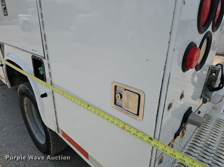 image for item DS6335 2008 Ford F550 Super Duty XL  utility / service truck