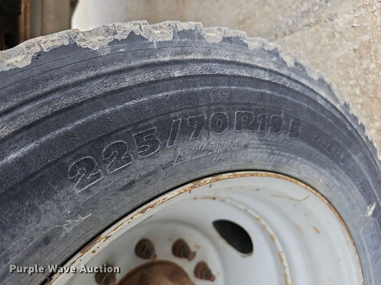 image for item DS6335 2008 Ford F550 Super Duty XL  utility / service truck