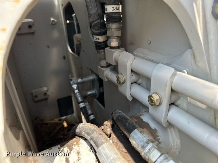 image for item DS6340 2018 Takeuchi TL12R2  tracked skid steer loader