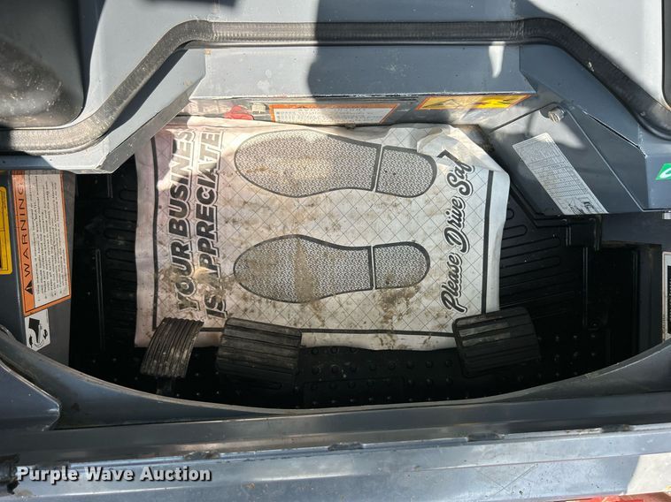 image for item DS6340 2018 Takeuchi TL12R2  tracked skid steer loader