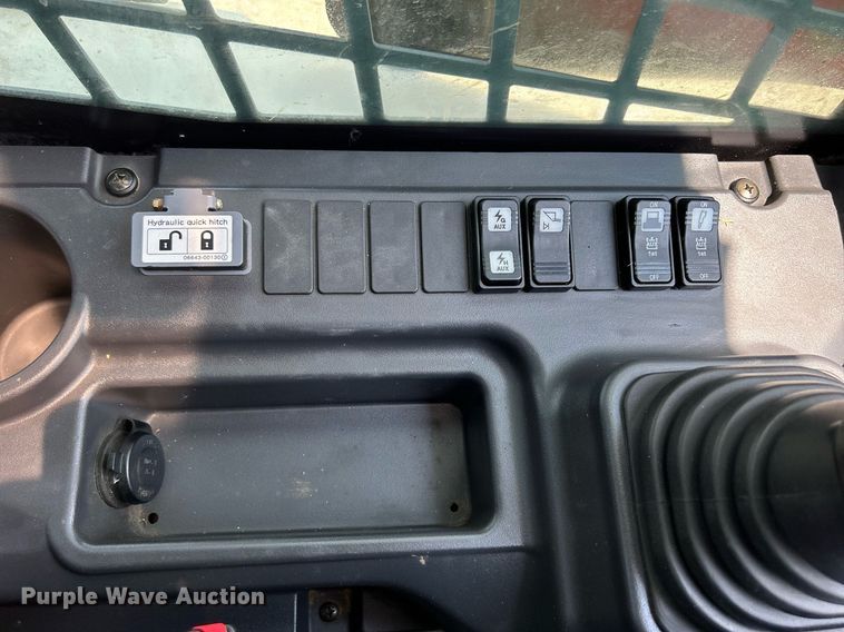 image for item DS6340 2018 Takeuchi TL12R2  tracked skid steer loader