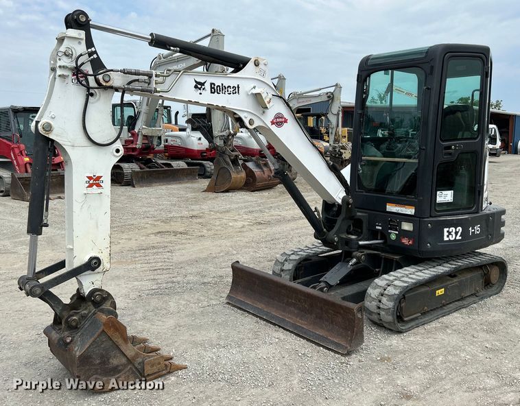 image for item DS6341 2015 Bobcat E32  mini excavator