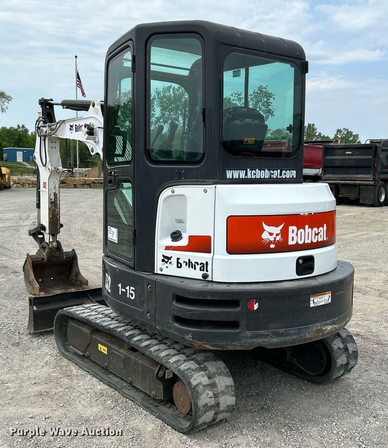 image for item DS6341 2015 Bobcat E32  mini excavator