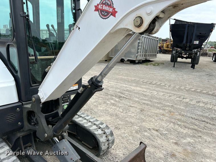 image for item DS6341 2015 Bobcat E32  mini excavator