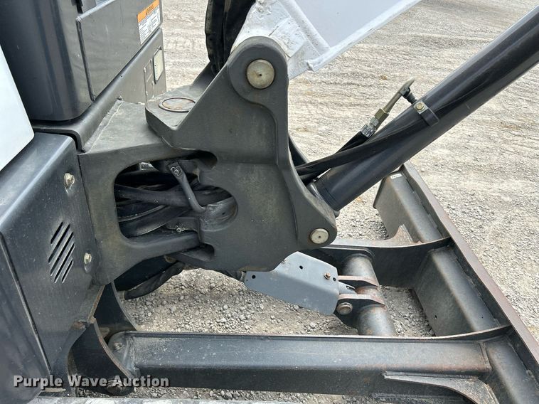 image for item DS6341 2015 Bobcat E32  mini excavator