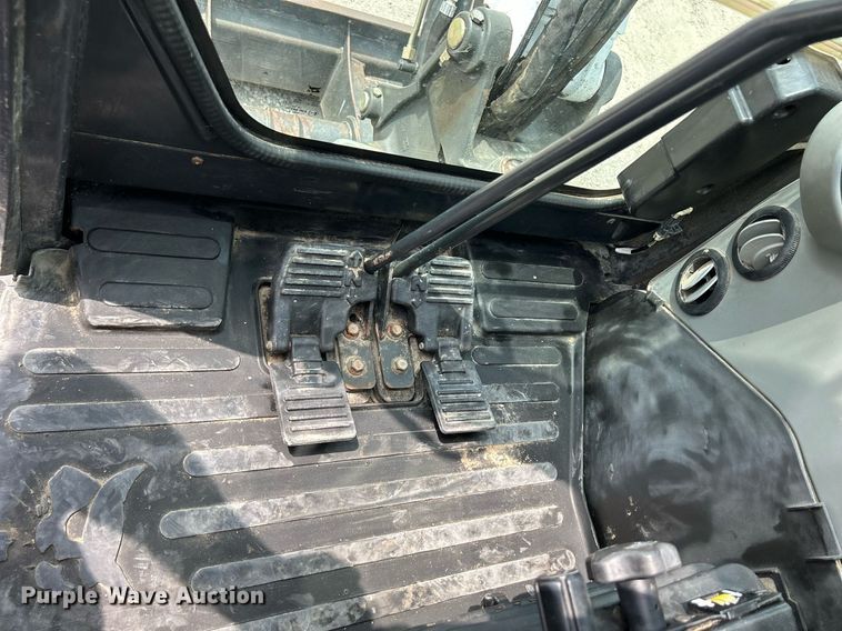 image for item DS6341 2015 Bobcat E32  mini excavator