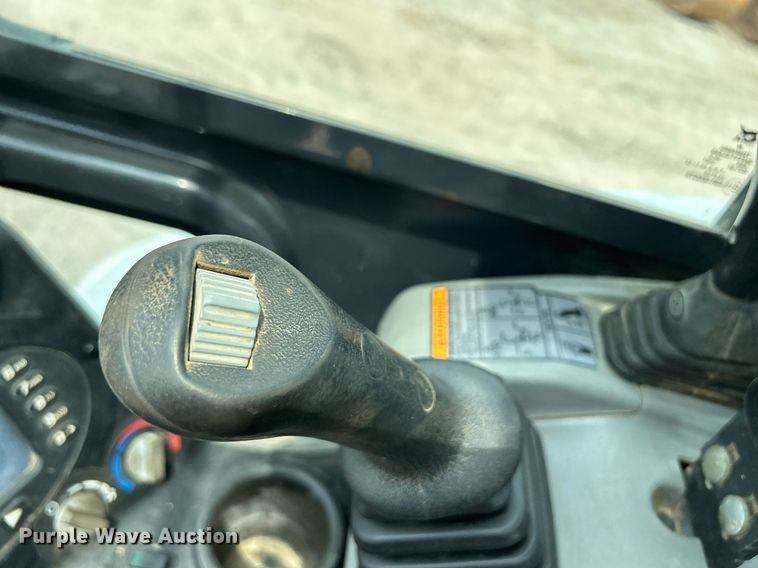 image for item DS6341 2015 Bobcat E32  mini excavator