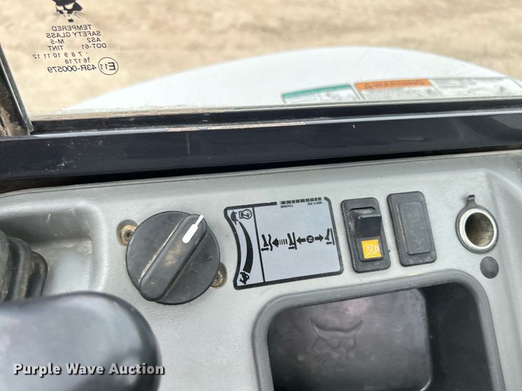 image for item DS6341 2015 Bobcat E32  mini excavator