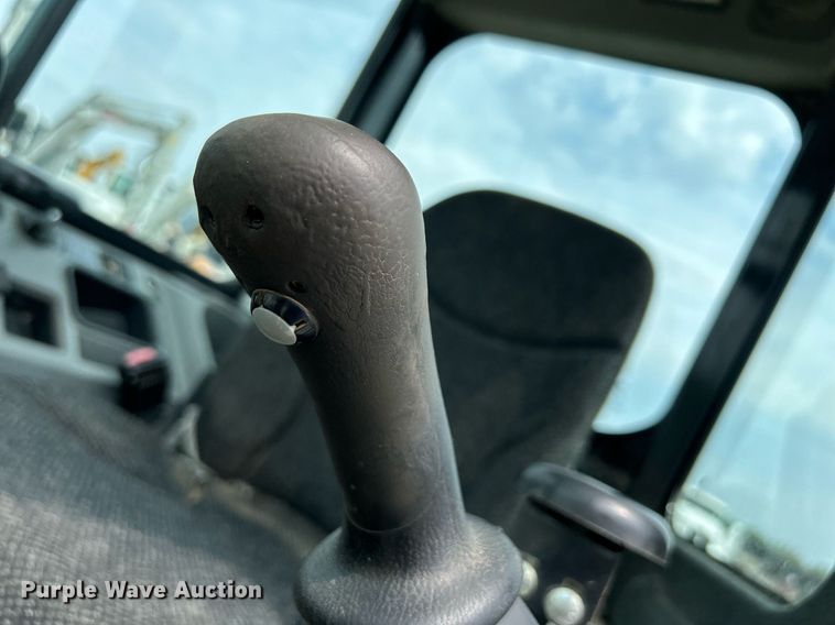 image for item DS6341 2015 Bobcat E32  mini excavator