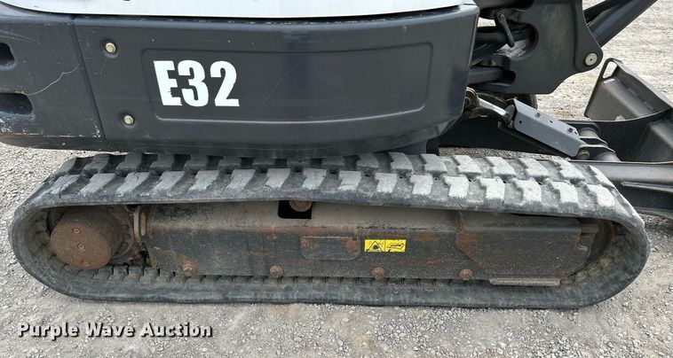 image for item DS6341 2015 Bobcat E32  mini excavator