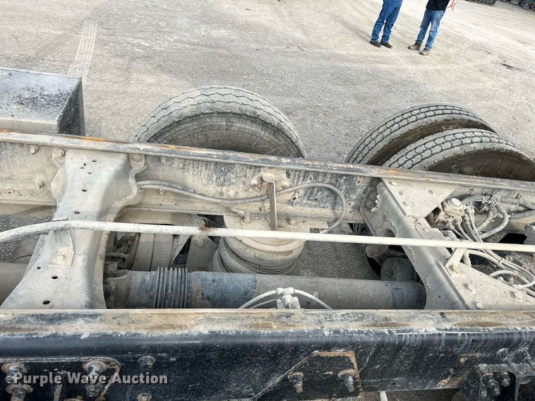 image for item DS6342 2015 Kenworth T880  dump truck