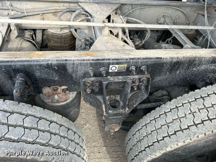 image for item DS6342 2015 Kenworth T880  dump truck