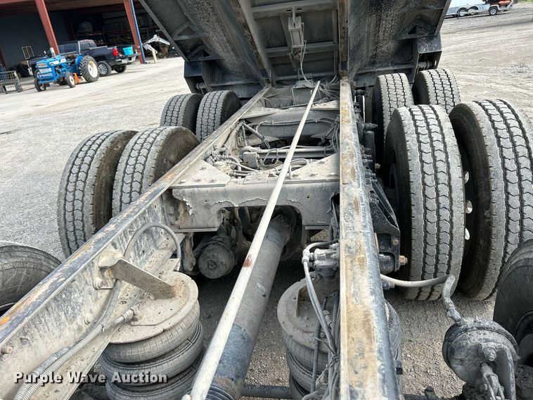 image for item DS6342 2015 Kenworth T880  dump truck