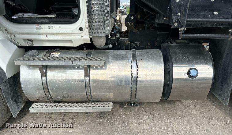 image for item DS6342 2015 Kenworth T880  dump truck