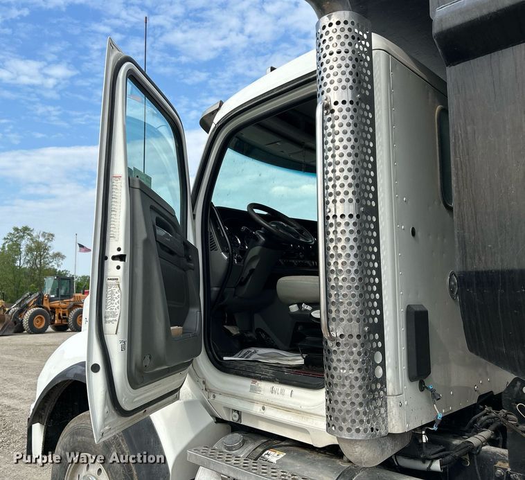 image for item DS6342 2015 Kenworth T880  dump truck