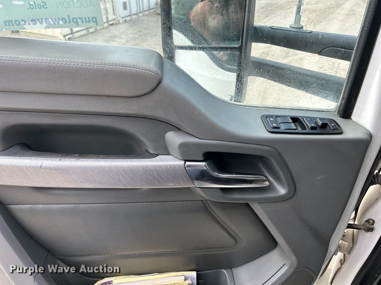 image for item DS6342 2015 Kenworth T880  dump truck