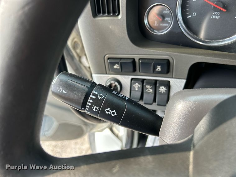 image for item DS6342 2015 Kenworth T880  dump truck