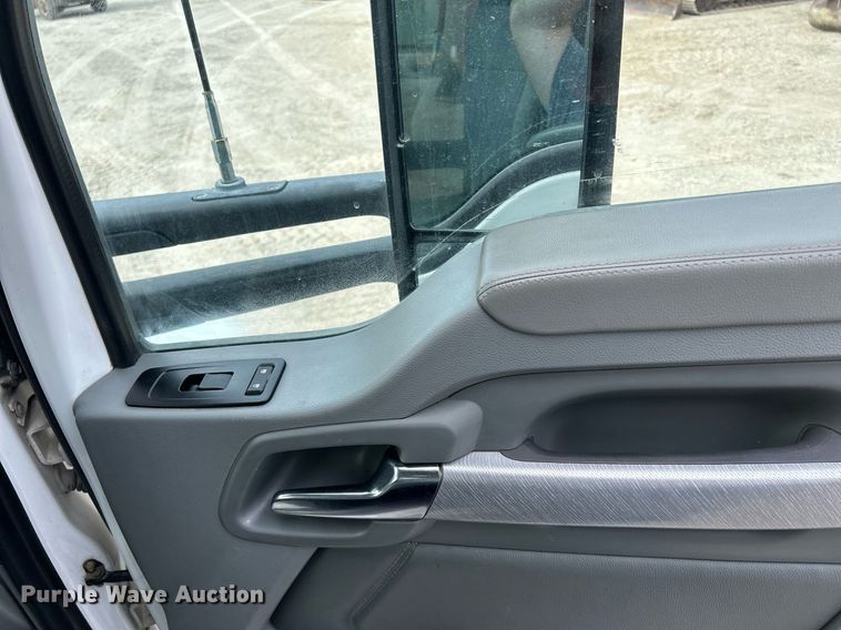 image for item DS6342 2015 Kenworth T880  dump truck