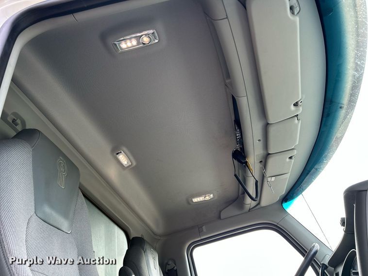 image for item DS6342 2015 Kenworth T880  dump truck