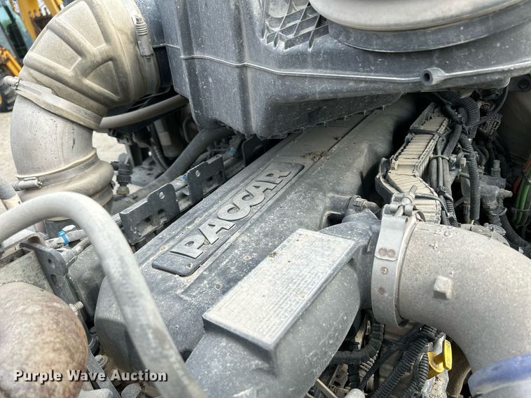 image for item DS6342 2015 Kenworth T880  dump truck