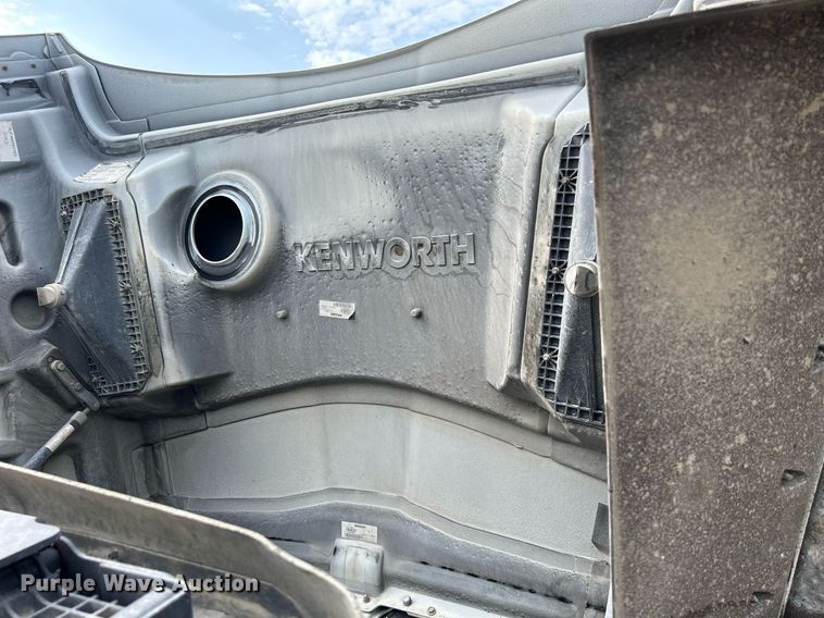 image for item DS6342 2015 Kenworth T880  dump truck