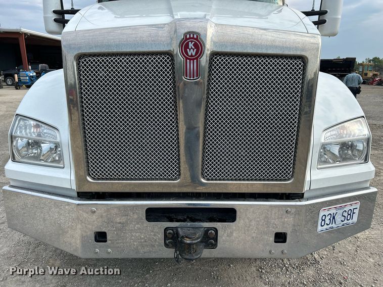 image for item DS6342 2015 Kenworth T880  dump truck