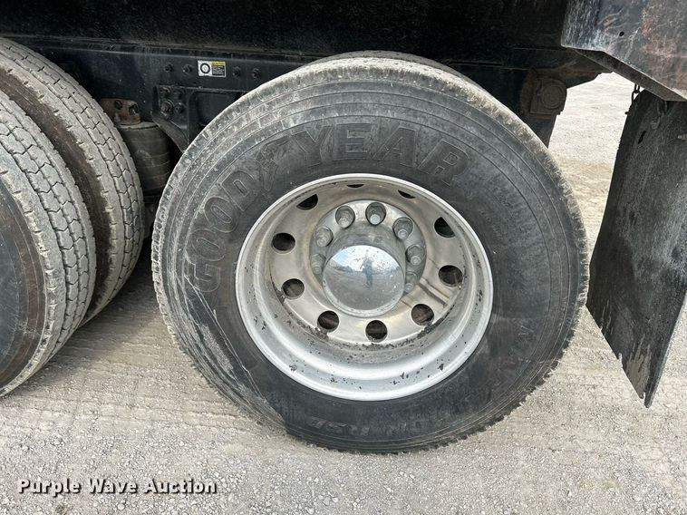 image for item DS6342 2015 Kenworth T880  dump truck