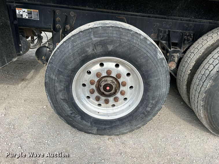 image for item DS6342 2015 Kenworth T880  dump truck