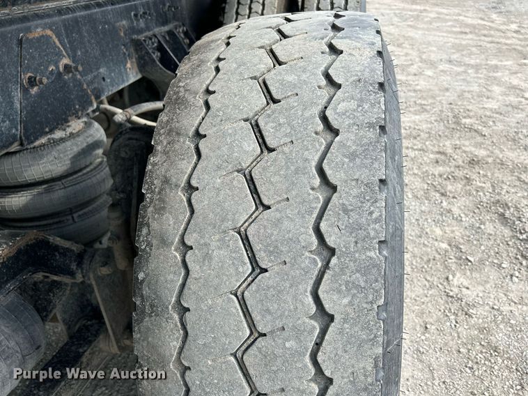 image for item DS6342 2015 Kenworth T880  dump truck