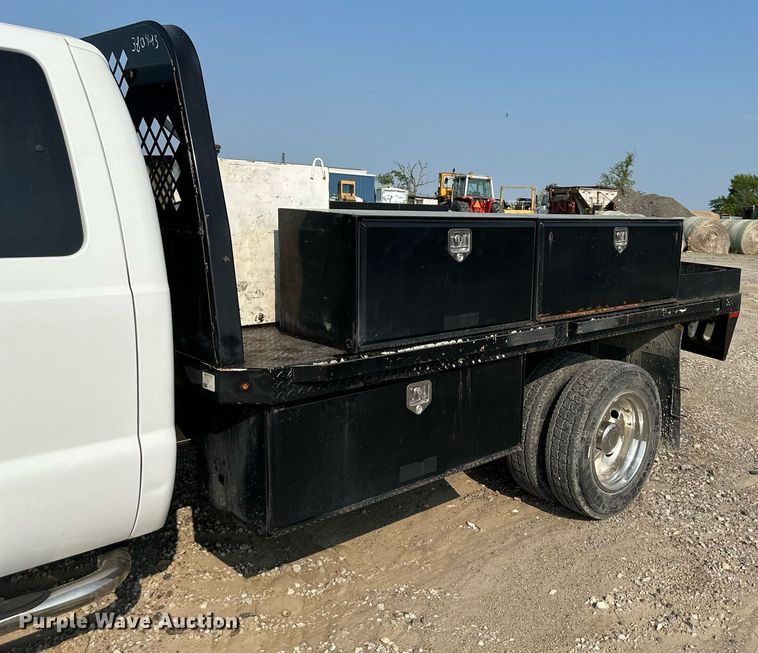 image for item DS6343 2009 Ford F550 Super Duty  flatbed truck