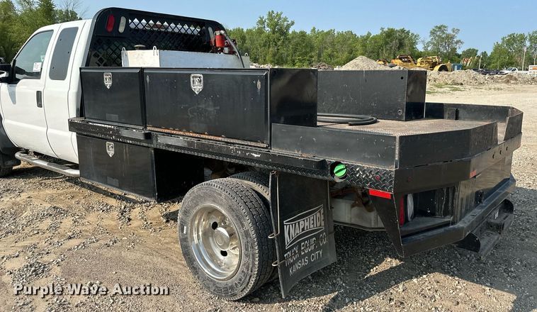 image for item DS6343 2009 Ford F550 Super Duty  flatbed truck