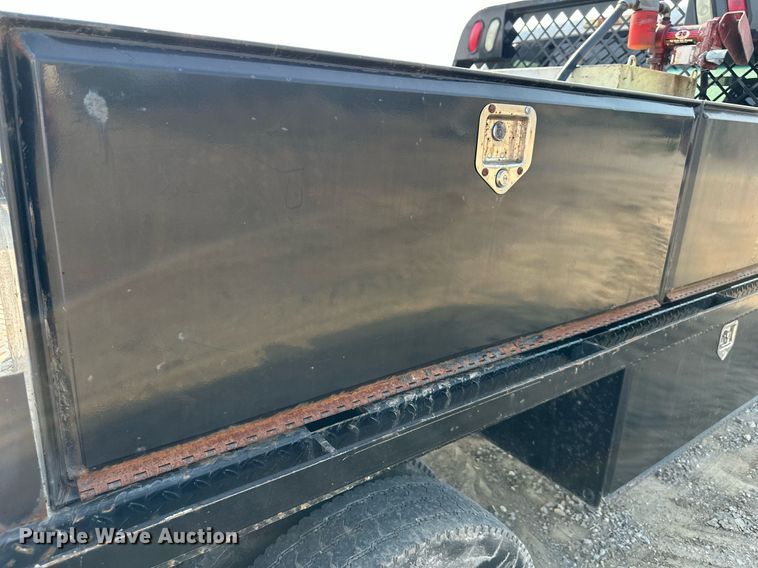 image for item DS6343 2009 Ford F550 Super Duty  flatbed truck