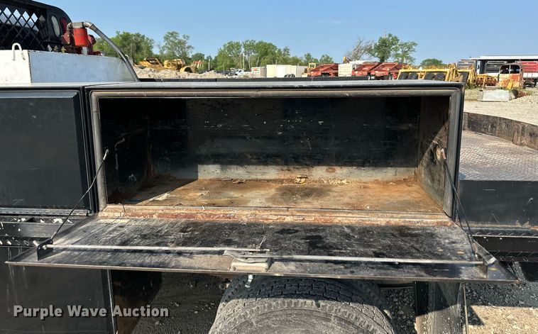 image for item DS6343 2009 Ford F550 Super Duty  flatbed truck