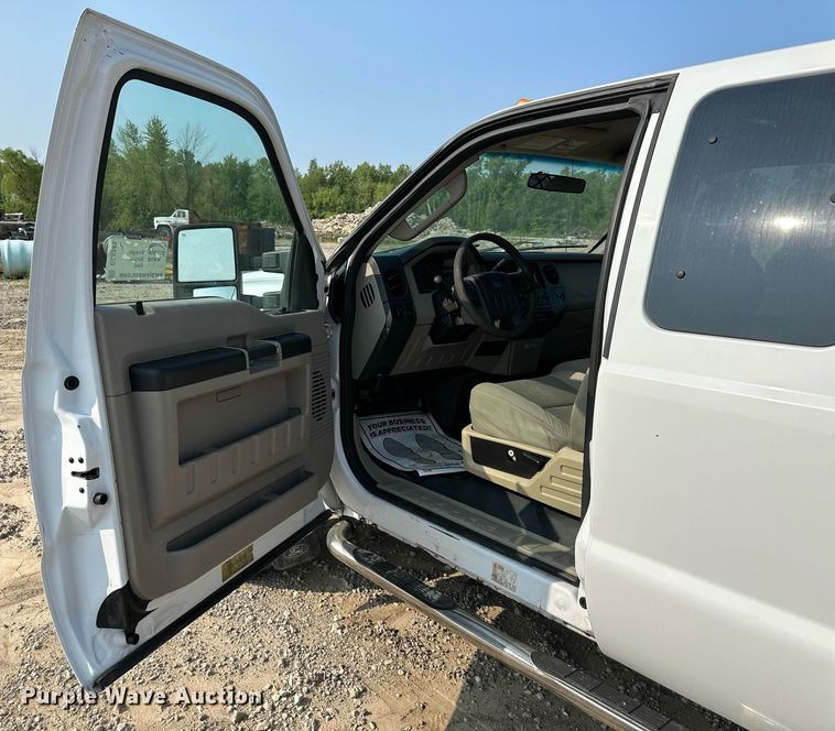 image for item DS6343 2009 Ford F550 Super Duty  flatbed truck