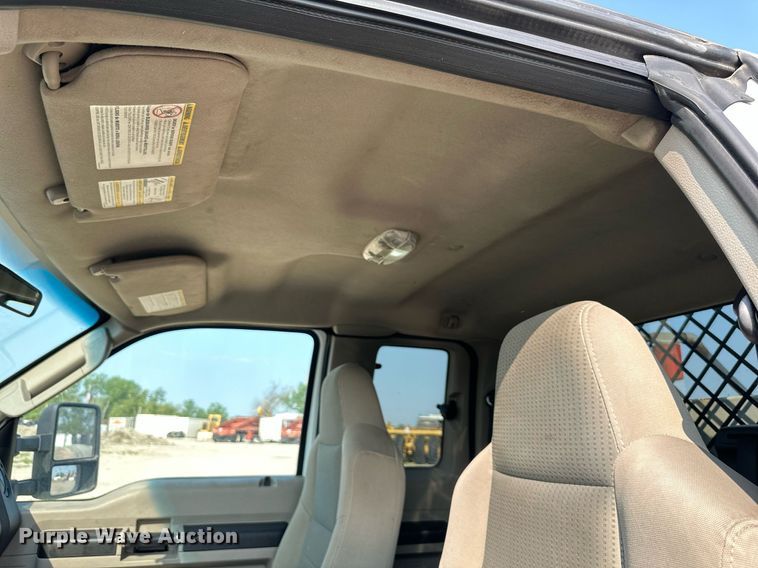 image for item DS6343 2009 Ford F550 Super Duty  flatbed truck