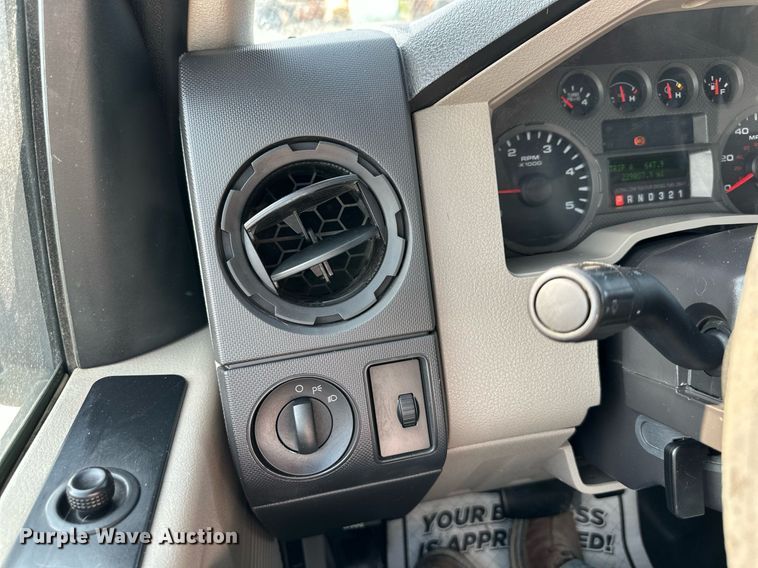 image for item DS6343 2009 Ford F550 Super Duty  flatbed truck