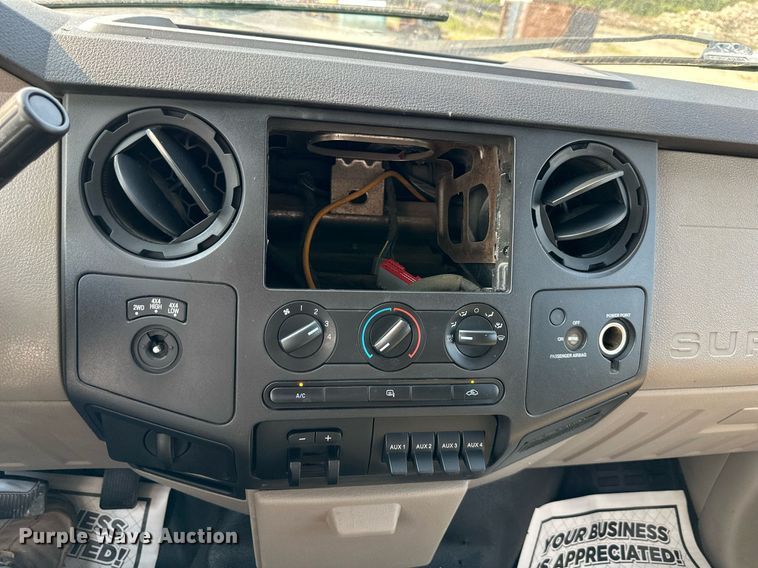 image for item DS6343 2009 Ford F550 Super Duty  flatbed truck