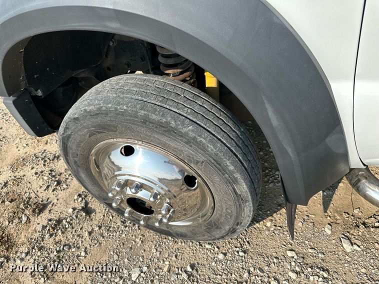 image for item DS6343 2009 Ford F550 Super Duty  flatbed truck