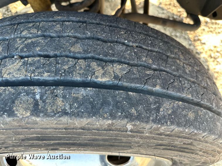 image for item DS6343 2009 Ford F550 Super Duty  flatbed truck