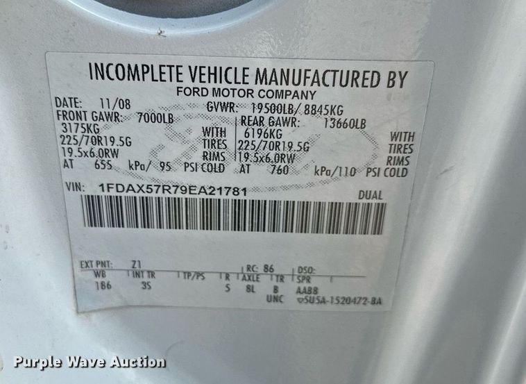 image for item DS6343 2009 Ford F550 Super Duty  flatbed truck