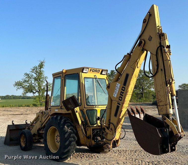 image for item DS6346 Ford 655A  backhoe