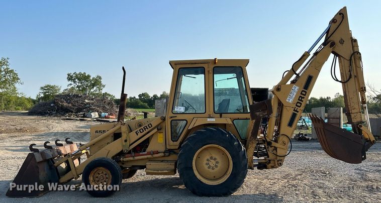 image for item DS6346 Ford 655A  backhoe