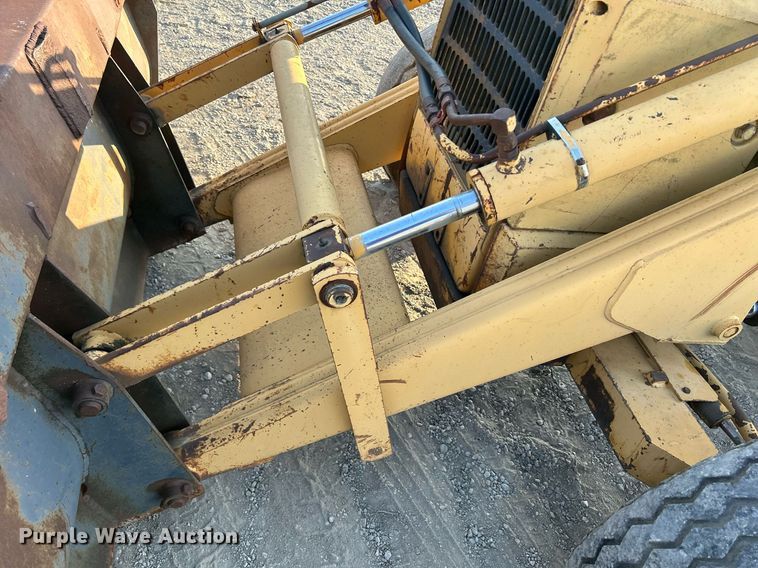 image for item DS6346 Ford 655A  backhoe