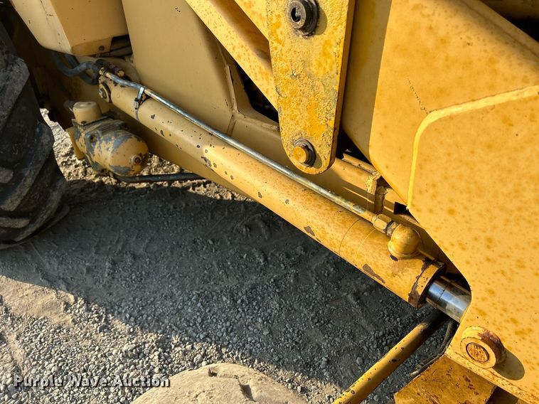 image for item DS6346 Ford 655A  backhoe